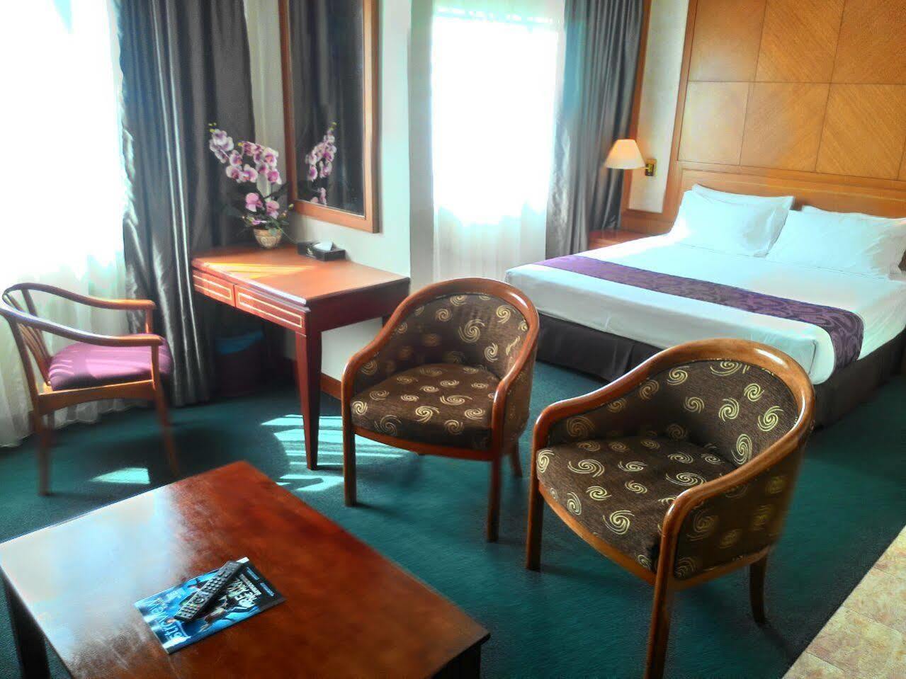 Orkid Hotel Melaka Exterior photo